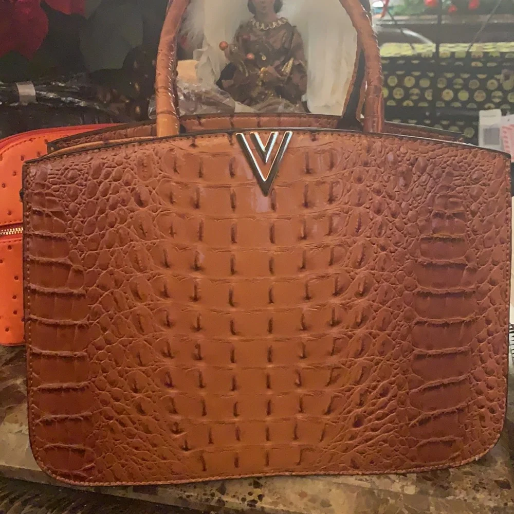 Purses - Picture 3 of 5